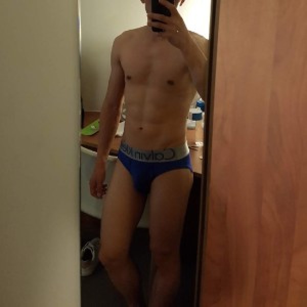 Xtudr - dereklidong: soy un chico simpatico,sumiso ,normal, sin pluma .