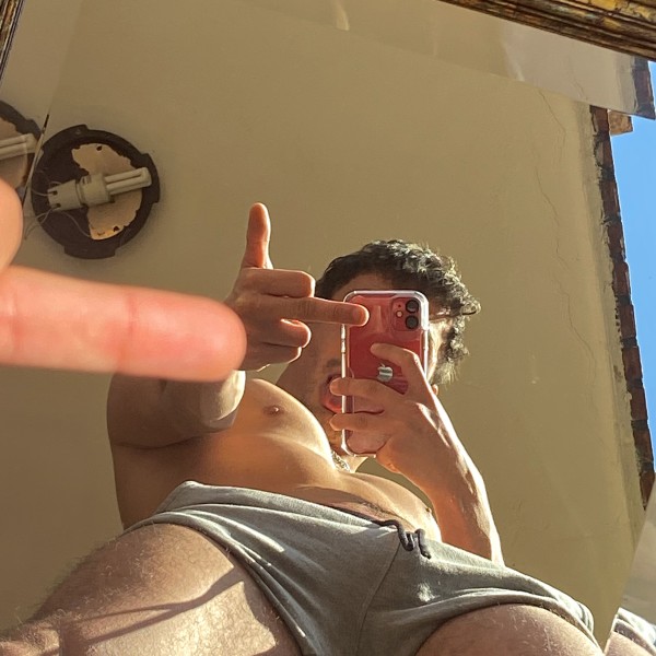 Xtudr - cashtwink: Amo en busca de esclavos que entiendan lo que es servir a alguien superior. Me gusta azotar y humillar, y sobre todo quie...