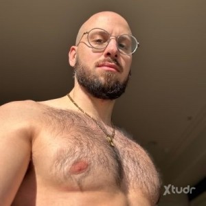 Xtudr - daddy4slave: Daddy is looking for a good, honest, truthful, obedient and understanding slave to own and collar 24/7 in the Bdsm life...