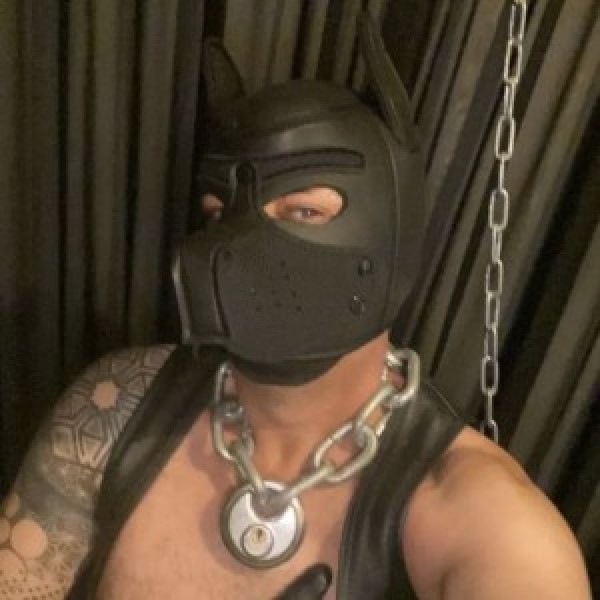 Xtudr - LEATHERKBRON: MASTER • HANDLER • BDSM • PUPPY PLAY …
LEATHER • RUBBER • SKIN  & SMOCKER LOVER
SIN UNA PUTA FOTO, DUDO QUE TE CONTEST...