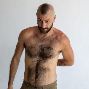 Xtudr - The_hairy_muse: https://linktr.ee/Elmuso 
Buscando dominante real para encuentros esporádicos  o posible relación 24/7
Eso no quiere...