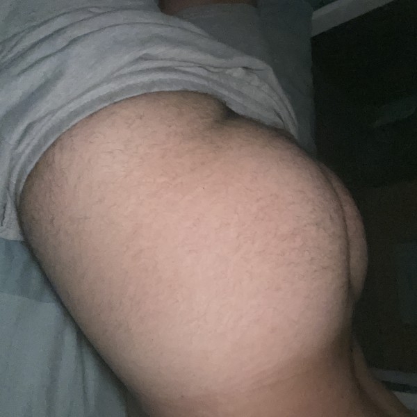 Xtudr - Likedino996: Chico gay pasivo con culazo en busca de aventuras y mucho sexo, si tienes XXL me tienes ganado