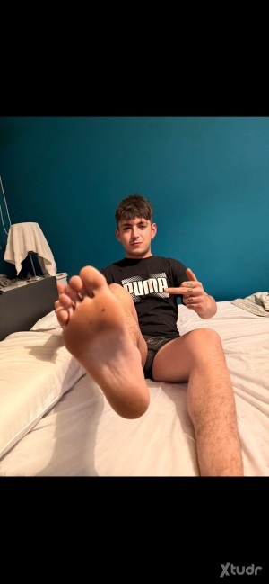 Xtudr - masterkr: Mis ordenes tus deseos pedazo de perra🦶🏻NO BUSCO SEXO.estoy aqui para esclavizar marikones umillarles y vaciarles la carte...