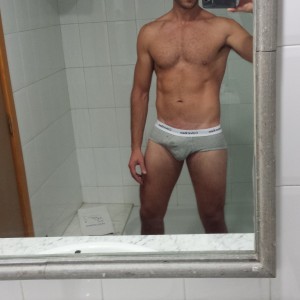 Xtudr - esclavosumiso24: Tio legal,  con sitio, 32 años, 183y 70 kg, wapo, sumiso, obediente, que busca amo real, agregarme a ***
Me gustan ...