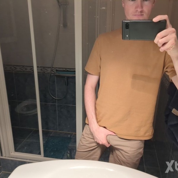 Xtudr - DannySca: I'm a dutch guy into receiving ballbusting 💪