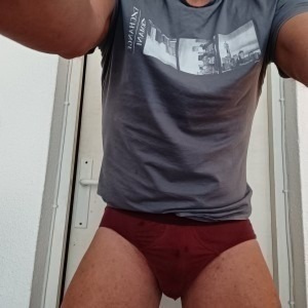 Xtudr - MasculinoMorboso: Morboso y masculino. Cerdo y sumiso.
Ponme de rodillas si eres buen macho y te demostraré de lo que soy capaz.
Si ...