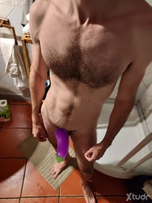 Xtudr - joven34: Esclavo en castidad. Puedes venir a mi casa o yo a la tuya. Me encantarí, recibirte desnudo, y si quieres atado y con una m...