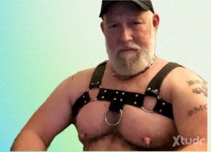 Xtudr - thedaddybrent: Outgoing exhibitionist, nudist and nipple fetish guy. Open minded guy aging disgracefully