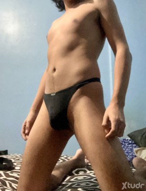 Xtudr - NoahSumiso: 
NEZA/CDMX. 
Soy un sumiso inexperto en el bdsm. Me gustaría mucho encontrar a amos para tener sesiones, todo tranqui si...