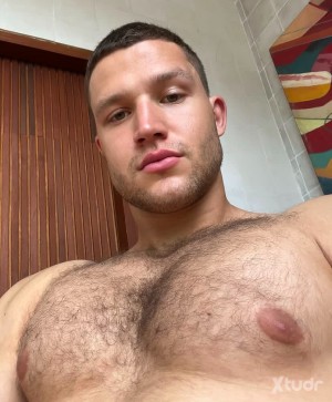 Xtudr - masterrrr: Soy actor porno real gay y escort también, si estás interesado escríbeme