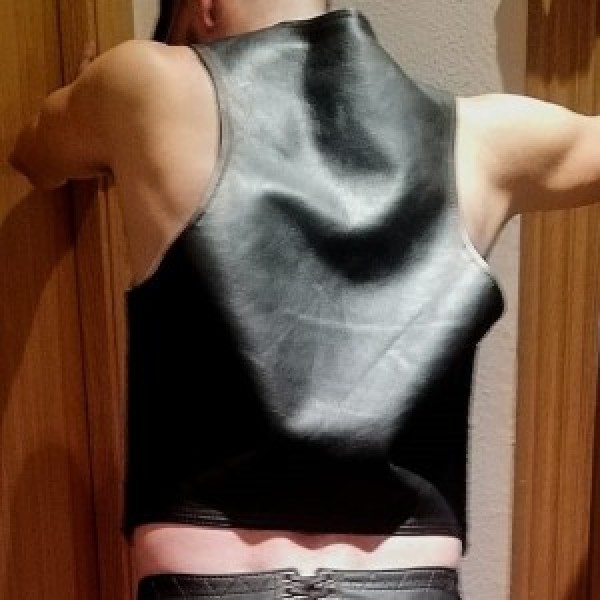 Xtudr - kinkyguy: Buscando tios para conectar, explorar y encontrar una buena vibración para practicar BDSM en confianza. Buscando experimen...