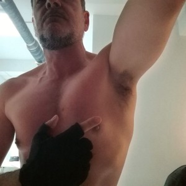 Xtudr - Amo_Madr🐽: Amo cañero y muy dominante. Buen rollo, morbo, cerdeo, bondage/shibari, dildos, zapas, cuero, guarreo  etc.
Si no muestra...