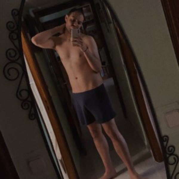 Xtudr - Athaniel_sum: Joven muy sumiso buscando amo fijo. Con pocos límites y muchas ganas de obedecer