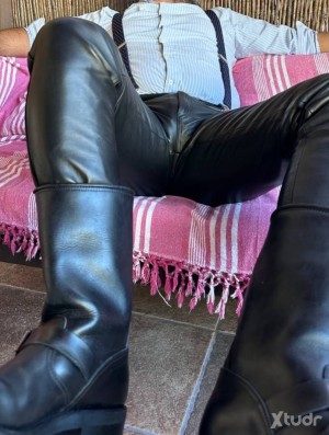 Xtudr - Leathercomarruga: Buscando chicos con morbo