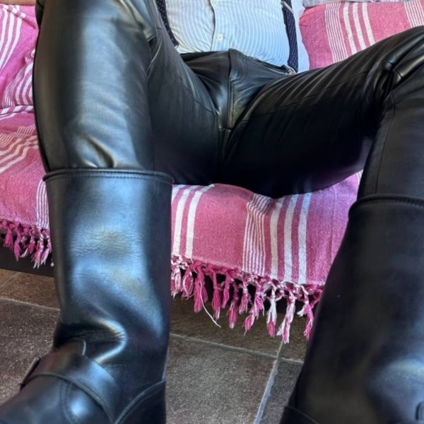 Xtudr - Leathercomarruga: Buscando chicos con morbo