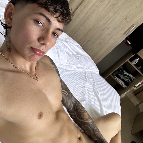 Xtudr - Aaronsex: Chico sexual y atrevido 