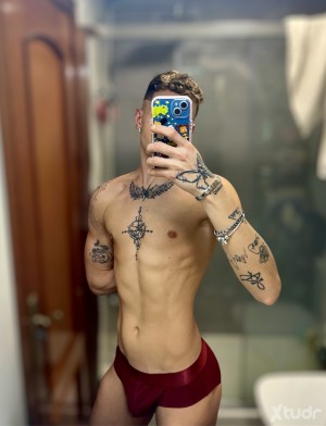 Xtudr - Fran_: Chico de 28 años, discreto. Si quieres tener una experiencia distinta este es tu perfil! Servicios y coste por mensaje!
He pe...