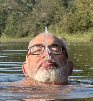 Xtudr - ffozzybear: 6’2”  not sure about weight lost a bit lately about 105kl no oil painting at 63yo what would you expect a caring bloke I...