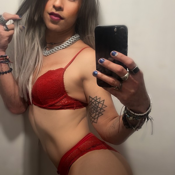 Xtudr - CuloTragon88: soy varonil pero me prende mucho usar lencería tangas literal como puta de la calle y que me traten como tal !!  me vi...