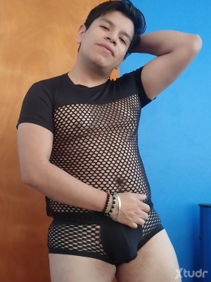 Xtudr - Sumiso06: Soy un sumiso en busca de un amo, cumplir sus órdenes, fantasías, fetiches, me gustan las sesiones bdsm. Tengo ciertos lím...