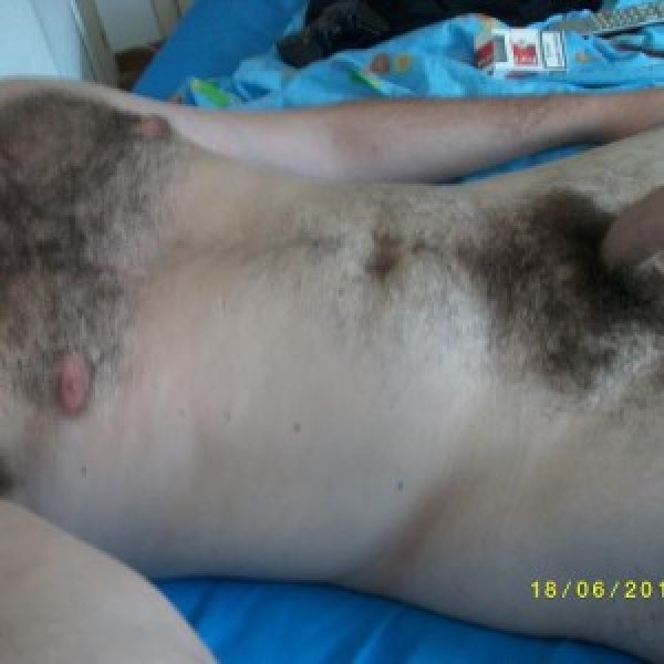 Xtudr - sumiso24CDZ: Tengo 39 años, caliente y morboso, con barriguita, aunque no obeso, de buen ver. Poca experiencia. No tengo sitio. Busc...