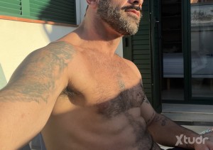 Xtudr - melonboy: Sumiso buscando un buen macho que me domine 
Ni cash ni doméstico
Busco placer de la dominación sexual 