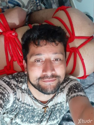 Xtudr - JOSUE3475: Polyamor, switch, dreamer, fetichist, eccentric and always learning; I clearly want a toy that is willing to please my de...