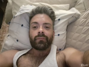 Xtudr - Edu333: Chico fuerte busca masculinos. Barba y vello un plus. Tan jodidamente difícil es encontrar un tio majete con barba zona tole...