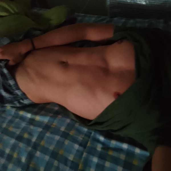 Xtudr - King28: Varonil y sumiso, soy guapito y aparento menor edad de la que tengo, físico soy delgado pero hago ejercicio para estar marca...