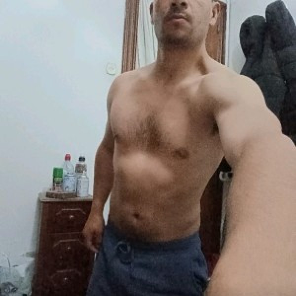 Xtudr - julianvelez:  hola quién me enseña a ser sumiso me gustaría experimentar y saber si me gusta serlo o que cosas del sumiso me gustan ...