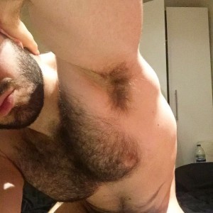 Xtudr - the-boss: Amo calentorro que busca un machito que le mole que le dominen.
Llevo un tiempo sin que me deje contestar mensajes la apli...