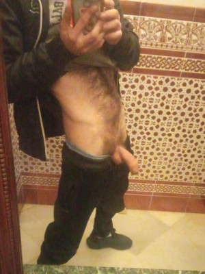 Xtudr - Amo28:  Currando en Sevilla busco sumiso con vida hetero,busco discreccion,tengo sitio,m va tratar con gente que busque quedar y con...