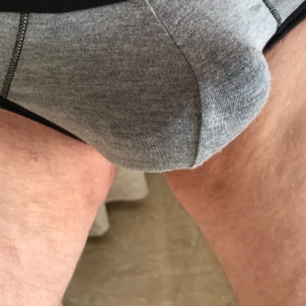 Xtudr - versbbcumslut: Soy 47 años, passive, busco activos para sexo a pelo. Soy un chico sucio y cerdero. Me encanta la leche. Se buscan ma...