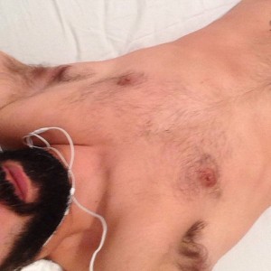 Xtudr - gorfo: Ahora ando empezando a ser entrenado por un Amo a ser más sumiso... pero mis mensajes por aquí pasan por el... su perfil es A...