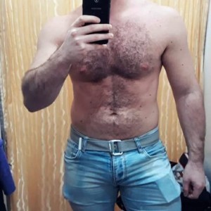 Xtudr - AmoDuroCabronazo: Me gusta pasarlo bien y hacer disfrutar. Soy amo cabronazo con buen cuerpo y rabazo. Molaría una zorrita para usar...