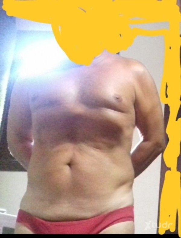 Xtudr - Juanrogo: Hetero, maduro, 61 años. Fuerte y buen cuerpo. No soy gay, ni busco sexo. Tengo una fantasía en la que me gusta recibir pu...