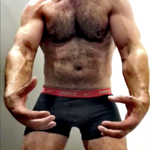 Xtudr - amomuscmadrid: Tio musculado, morboso, guapete, guarro y muy macho. Me gusta dar ordenes y tener a un tio obediente currando para mi...