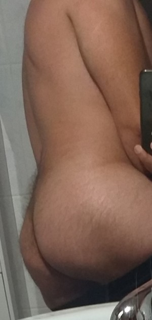 Xtudr - Tiosevilla: Soy tío discreto sumiso , servicial y obediente. No busco pareja pero si me gusta tener complicidad, confianza y segurid...