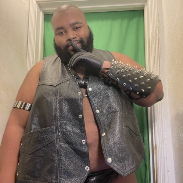 Xtudr - LetsMakeMayhem: Nerd by day and a kinkster by night. Here to explore and connect. 