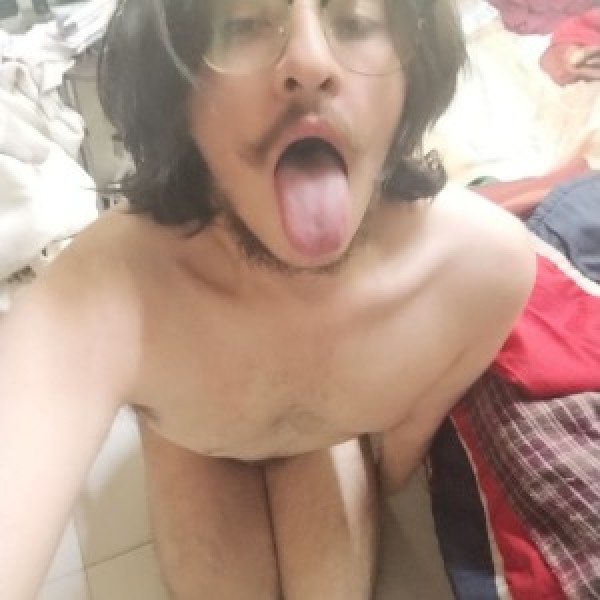 Xtudr - Yamii: Pueden escribirme al +573196716842
busco amos en Bogotá, que quieran usar me como su urinal