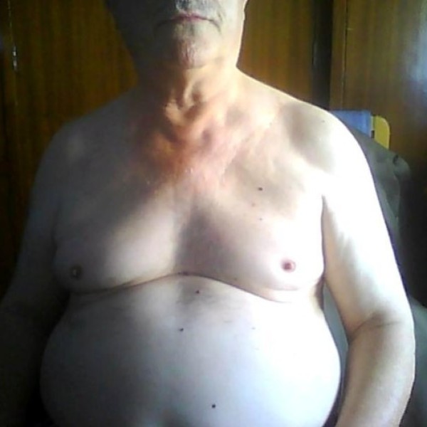 Xtudr - nando5252: Mi aspecto es masculino, poco vello,68 años algo gordito y bien conservado, bigote, pelo gris, muy poco vello. Limpio y d...