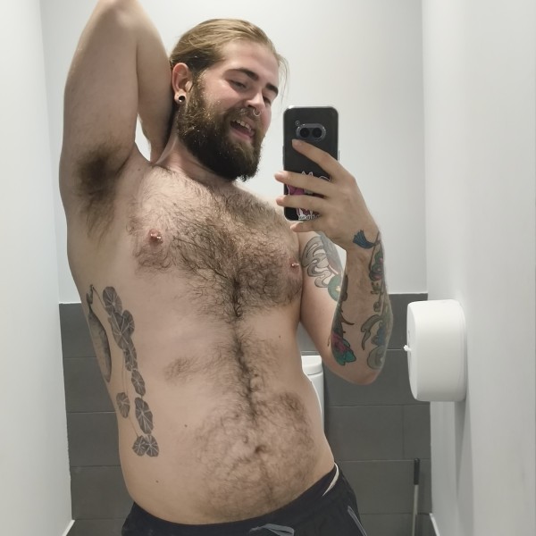 Xtudr - ElHomoViking: solo un chaval de 22 años que quiere pasarlo de puta madre con mucho cerdeo, morbo y acabar temblando del gusto. Busco...