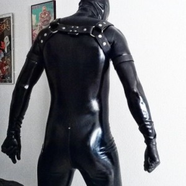 Xtudr - amoleather: Sumiso masculino 
Preparado para servir, adorar, ser entrenado como gimp