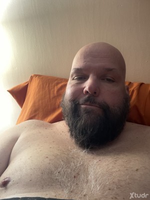 Xtudr - ChefBear: Love to cook, road trips, travel buddy, hiking, camping, swimming, movies, fwb, meeting new friends, etc. 