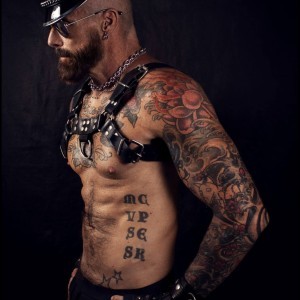 Xtudr - Tattoofun: I love Cash Top Fister, male Alpha, passionate about the Fist, I am the best opening ass. I have few limits, only those y...