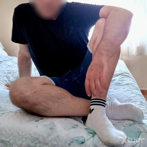 Xtudr - racson: Lo que más me gusta es el bondage, casi siempre como sub, pero puedo switchear. También me gustan los pies, calcetos y zapas...