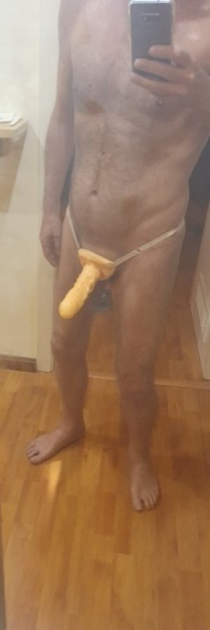 Xtudr - PuroMorbo51: Hola! Hombre de 51 años, versátil más pasivo, polla muy pequeña y con afición al BDSM, tanto de amo como de sumiso. Bus...