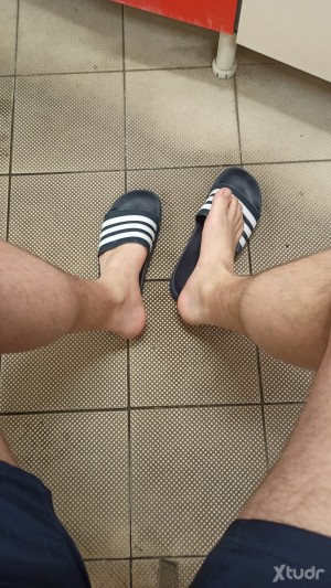 Xtudr - dsab: Me excita el morbo con pies y calcetines y busco a alguien que sepa adorar mis pies.