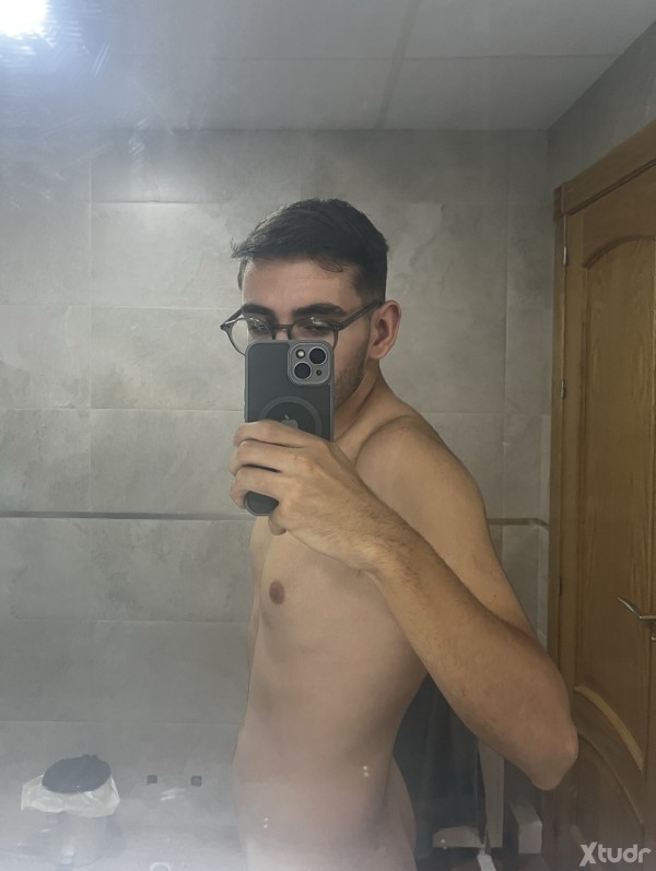 Xtudr - sumisaalm: Aquí pasiva sumisa buscando una relación con un macho dominante, posesivo, controlador y machista
X @jsubguy