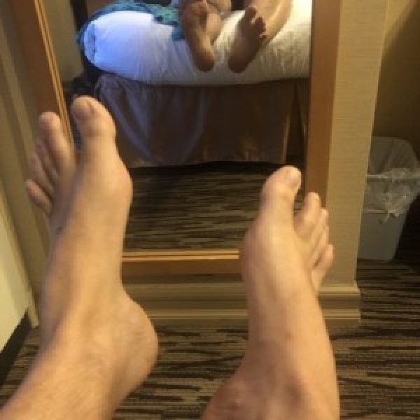 Xtudr - barefootlover: mi O F y J F F es  barefootloverCBT
entre Madrid y Mallorca, busco rollo pies, calcetos, zapas, pisoteo (trampling), ...